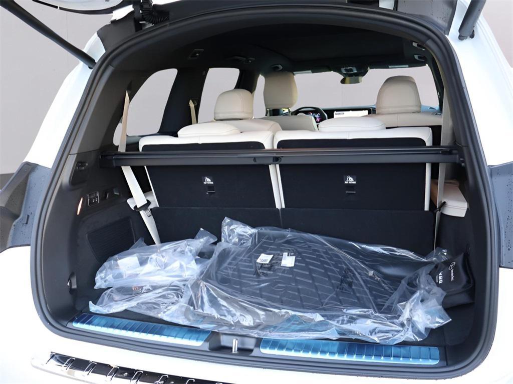 new 2026 Mercedes-Benz GLS 580 car, priced at $126,120