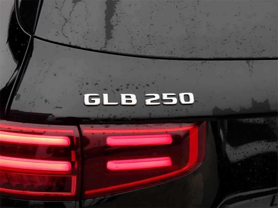 new 2024 Mercedes-Benz GLB 250 car, priced at $49,550