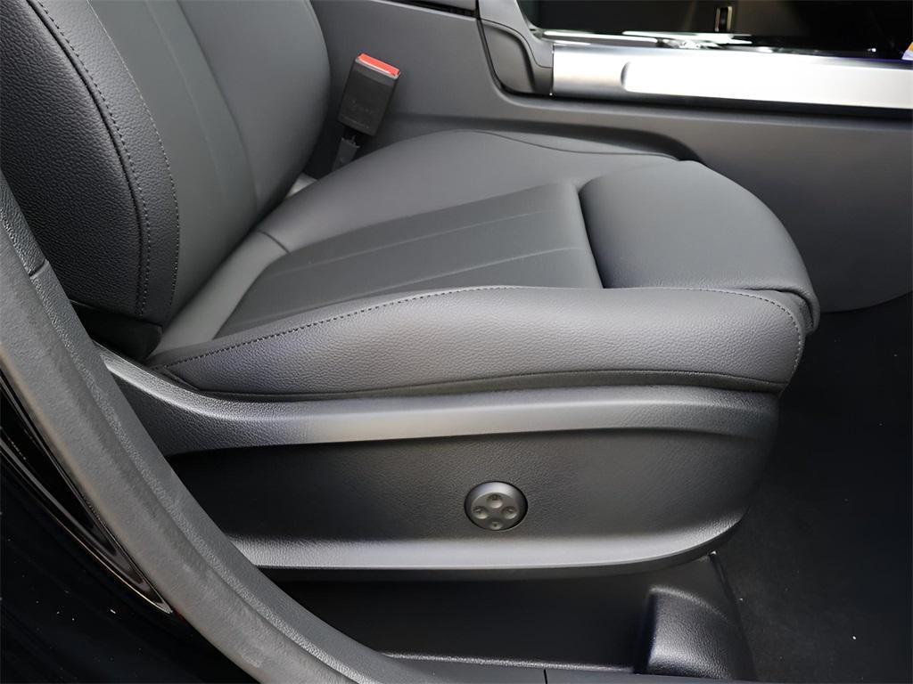 new 2025 Mercedes-Benz GLB 250 car, priced at $51,695
