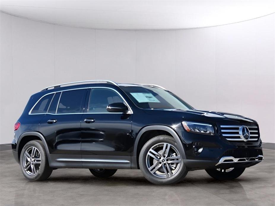new 2024 Mercedes-Benz GLB 250 car, priced at $51,895