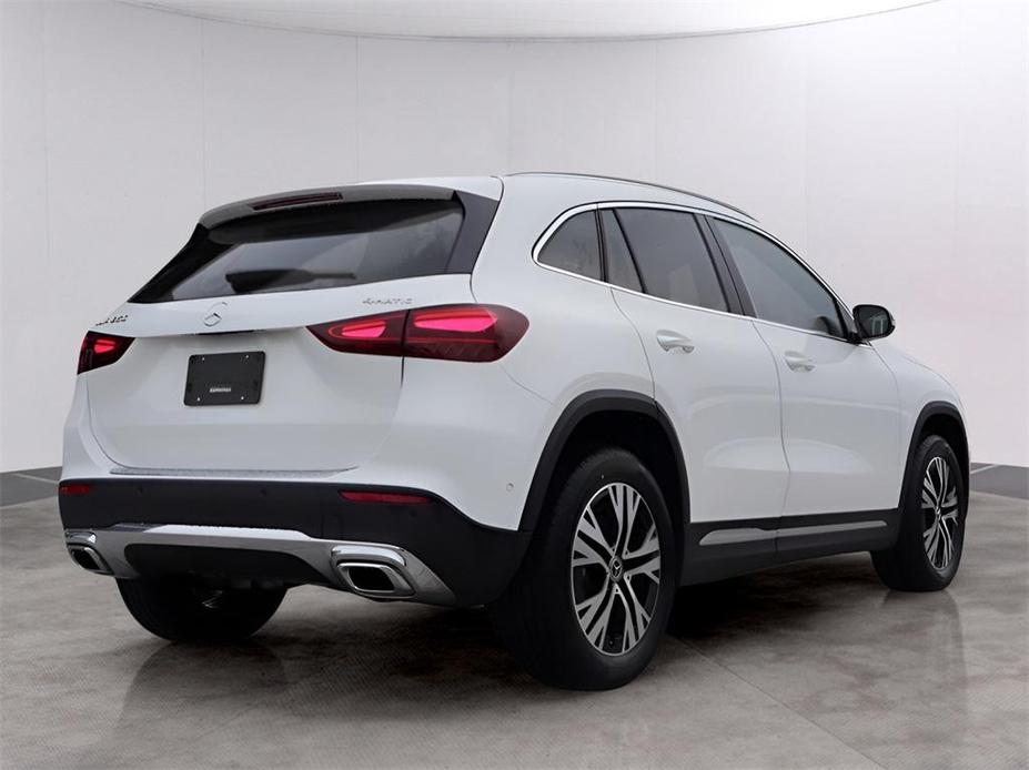 new 2024 Mercedes-Benz GLA 250 car, priced at $48,915