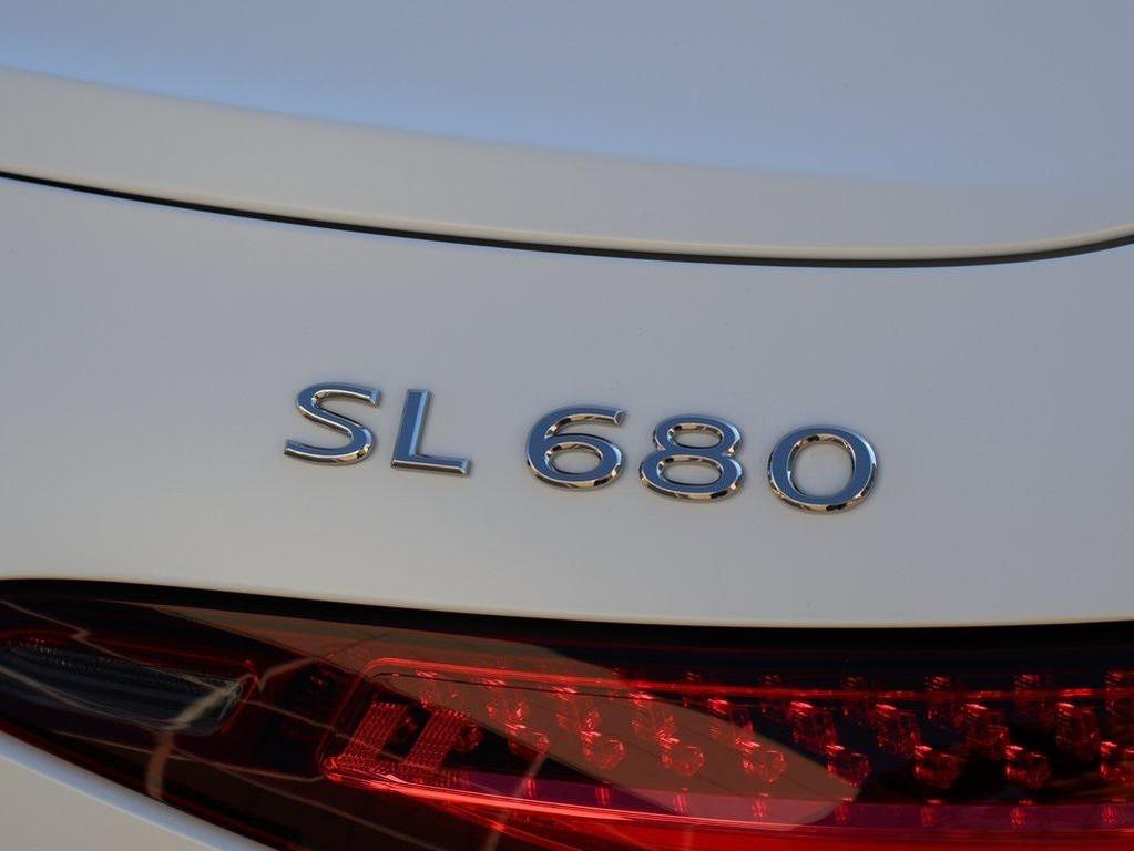 new 2026 Mercedes-Benz Maybach SL 680 Monogram Series car, priced at $257,685