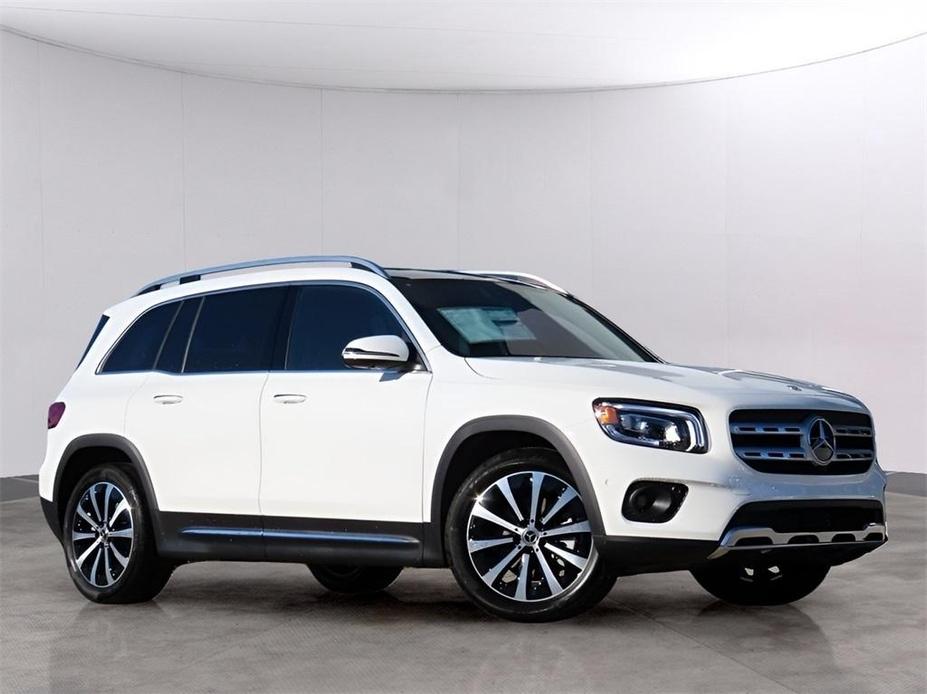 new 2023 Mercedes-Benz GLB 250 car, priced at $51,340