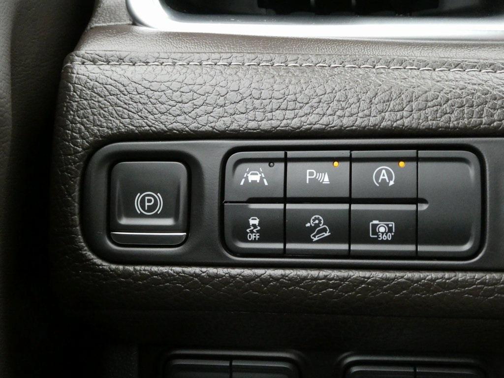 used 2024 GMC Yukon car, priced at $71,028