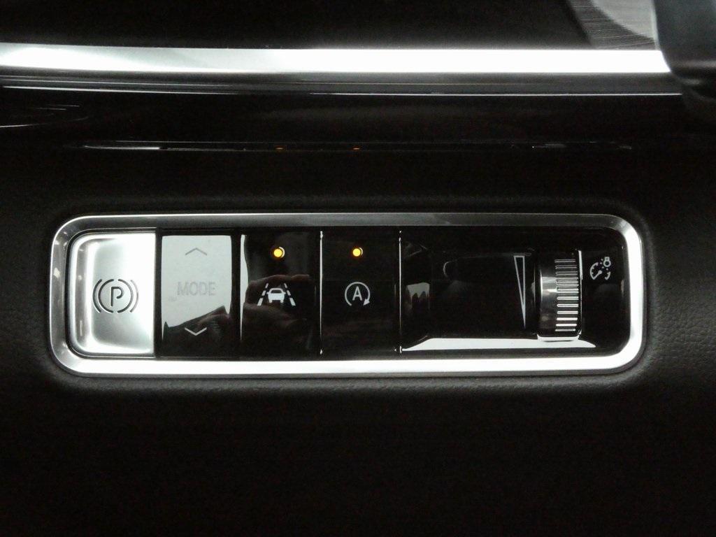 new 2025 Buick Envision car, priced at $41,318