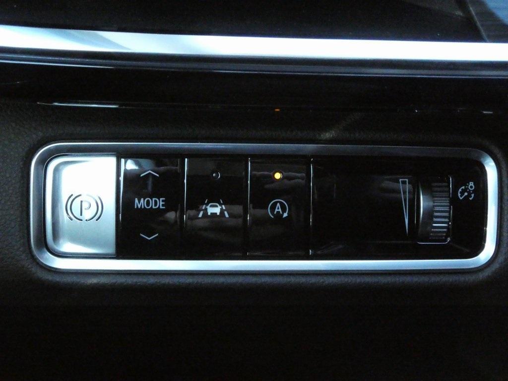 new 2025 Buick Envision car, priced at $38,451