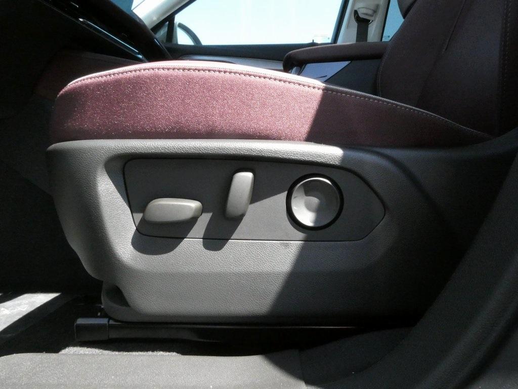 new 2025 Buick Envision car, priced at $41,548