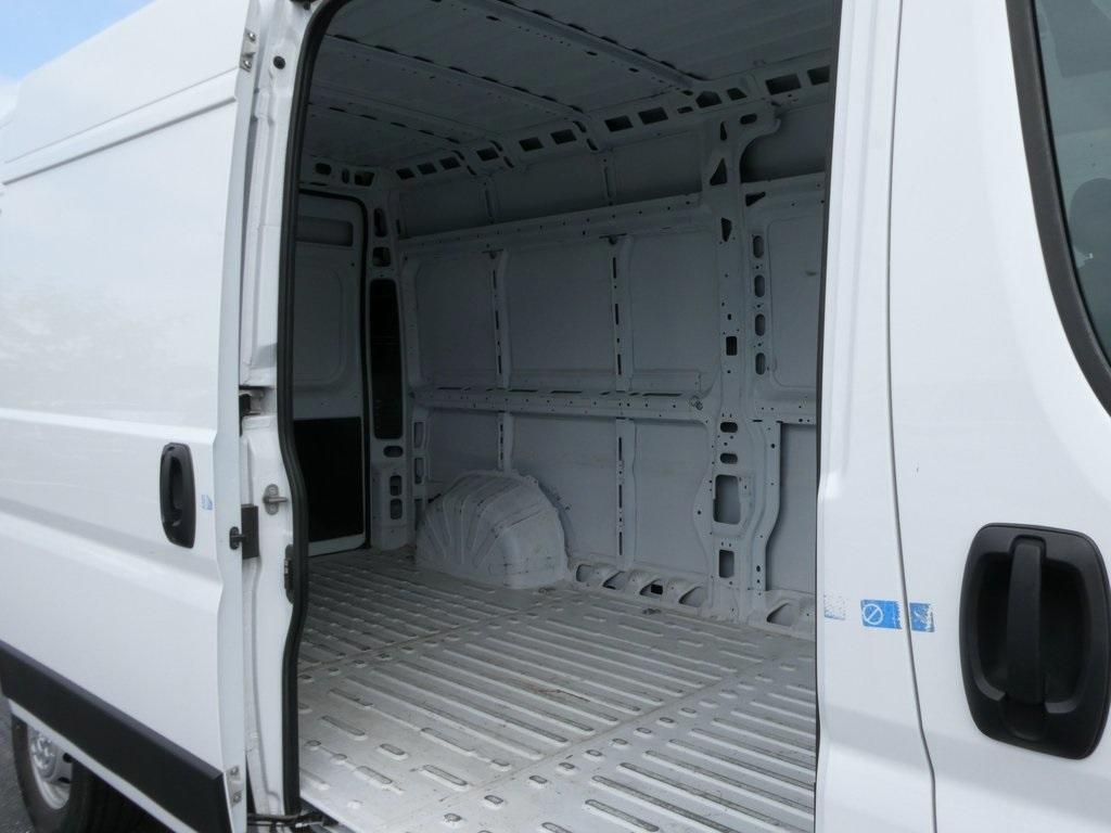 used 2023 Ram ProMaster 2500 car, priced at $32,324