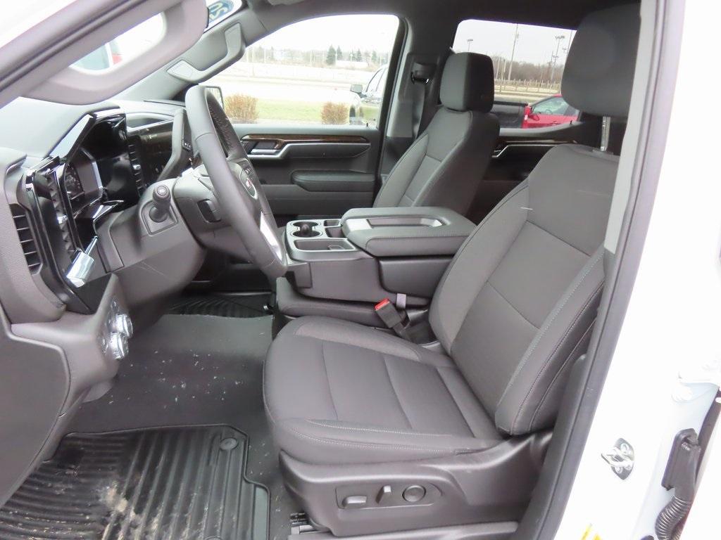 new 2025 GMC Sierra 1500 car, priced at $50,135