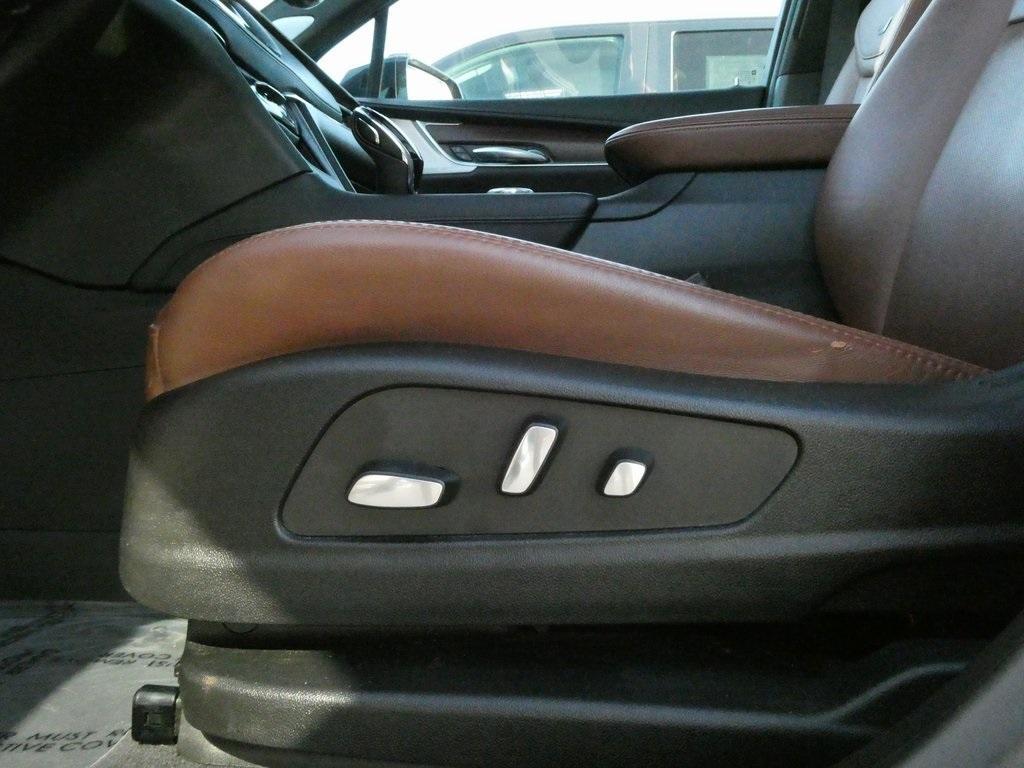 used 2023 Cadillac XT5 car, priced at $36,591