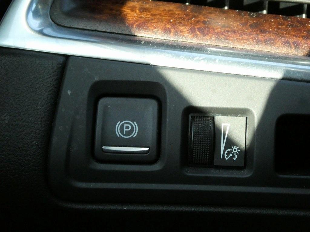 used 2023 Cadillac XT5 car, priced at $36,591