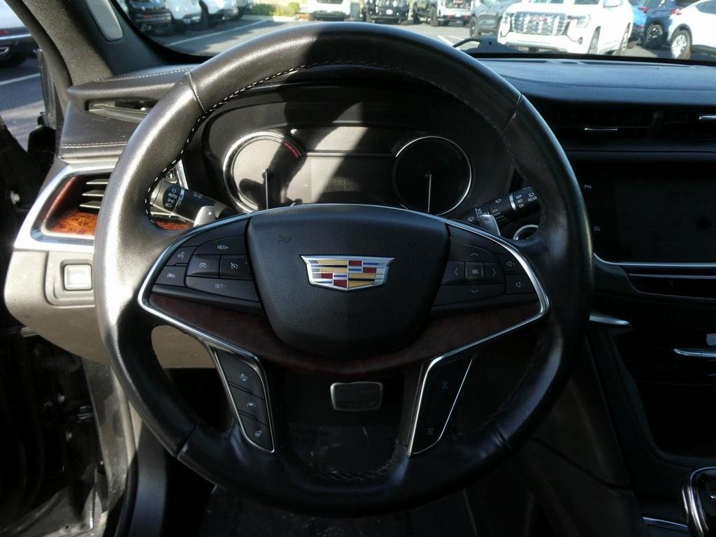 used 2023 Cadillac XT5 car, priced at $36,591