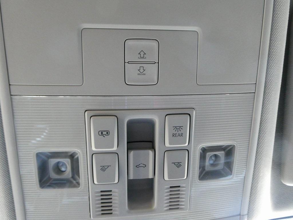 used 2021 Volkswagen Atlas car, priced at $25,409