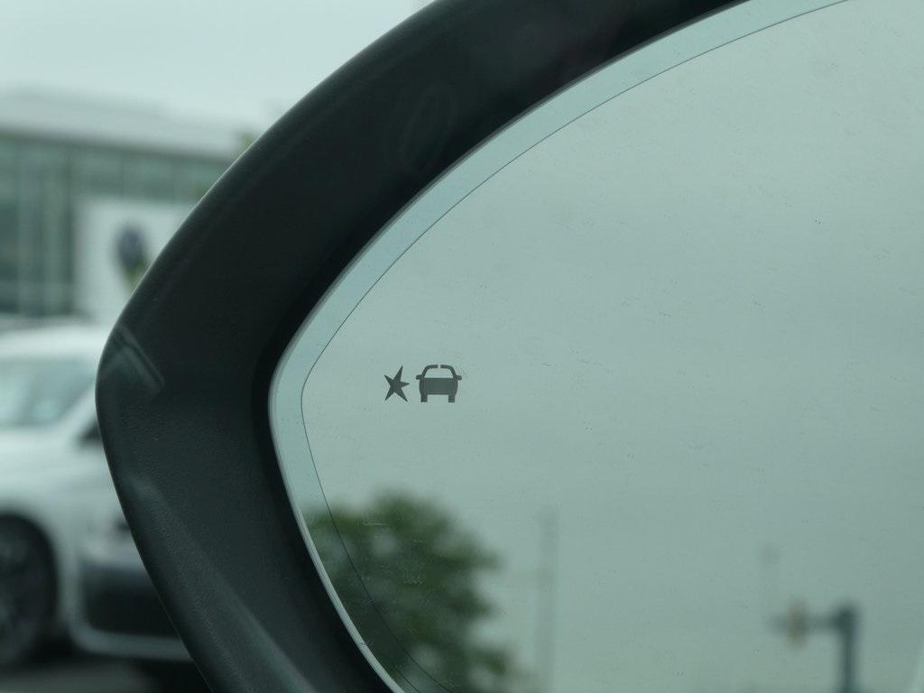 new 2025 Buick Envision car, priced at $37,262