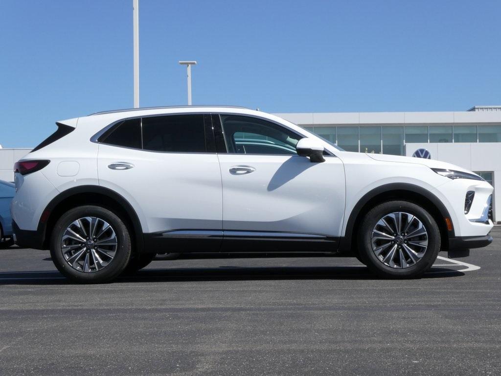 new 2025 Buick Envision car, priced at $37,658