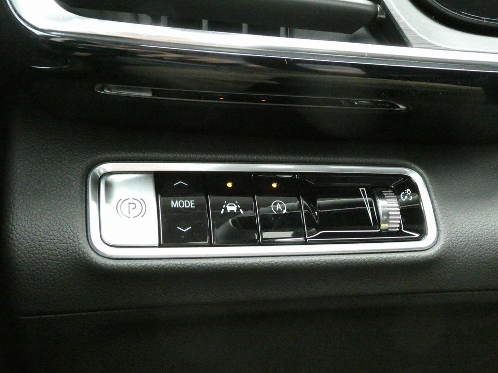 new 2025 Buick Envision car, priced at $37,262