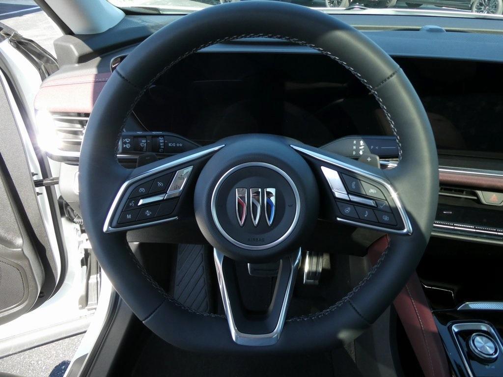 used 2025 Buick Envision car, priced at $39,697
