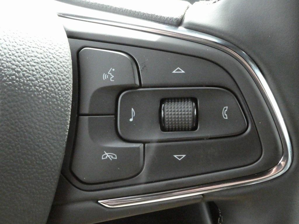 new 2025 Buick Envista car, priced at $26,664
