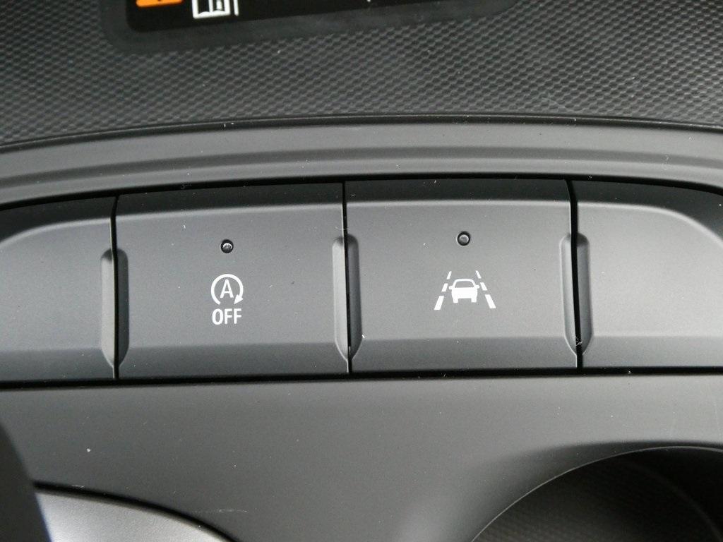 new 2025 Buick Envista car, priced at $26,664