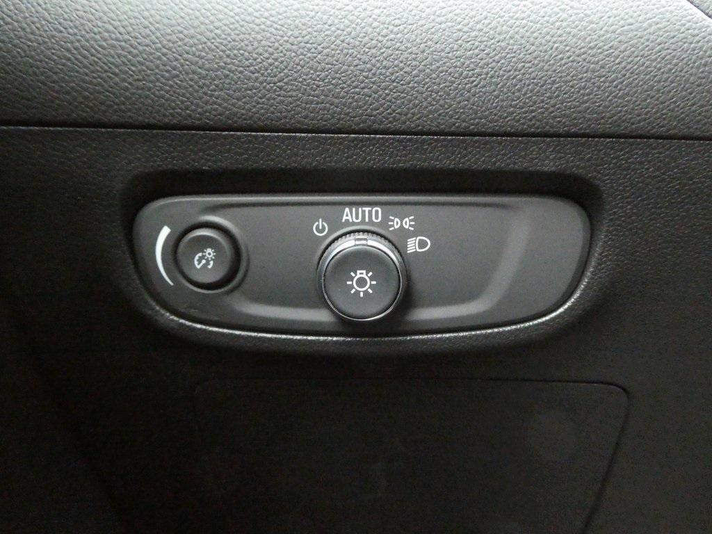 new 2025 Buick Encore GX car, priced at $29,220