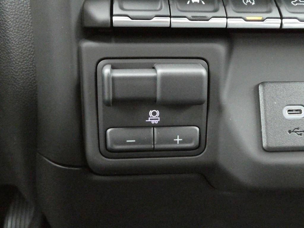 new 2025 GMC Sierra 1500 car, priced at $42,033