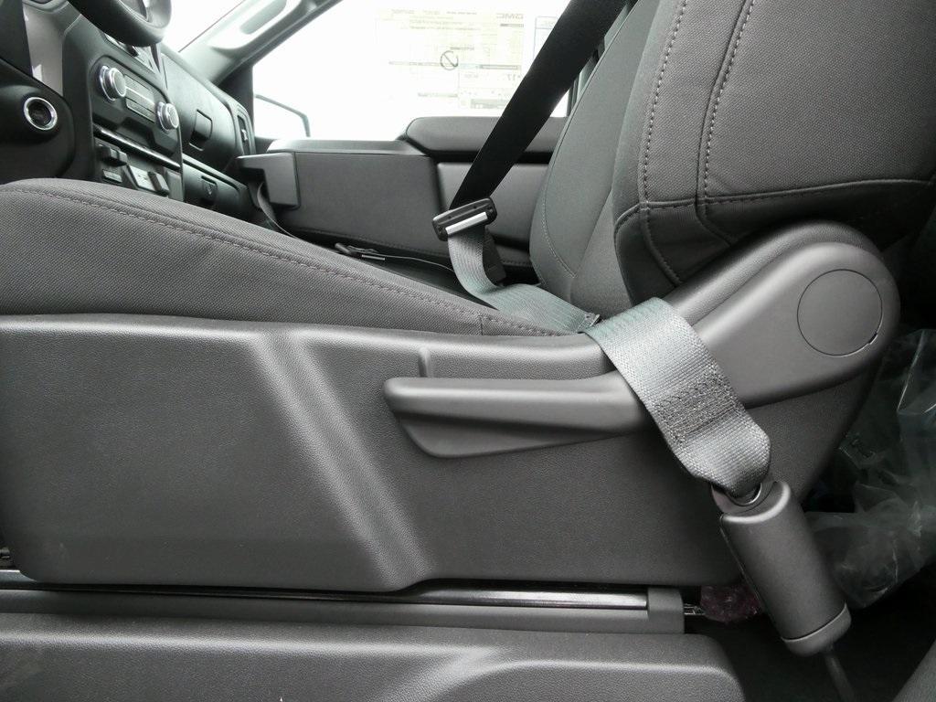 new 2025 GMC Sierra 1500 car, priced at $42,033