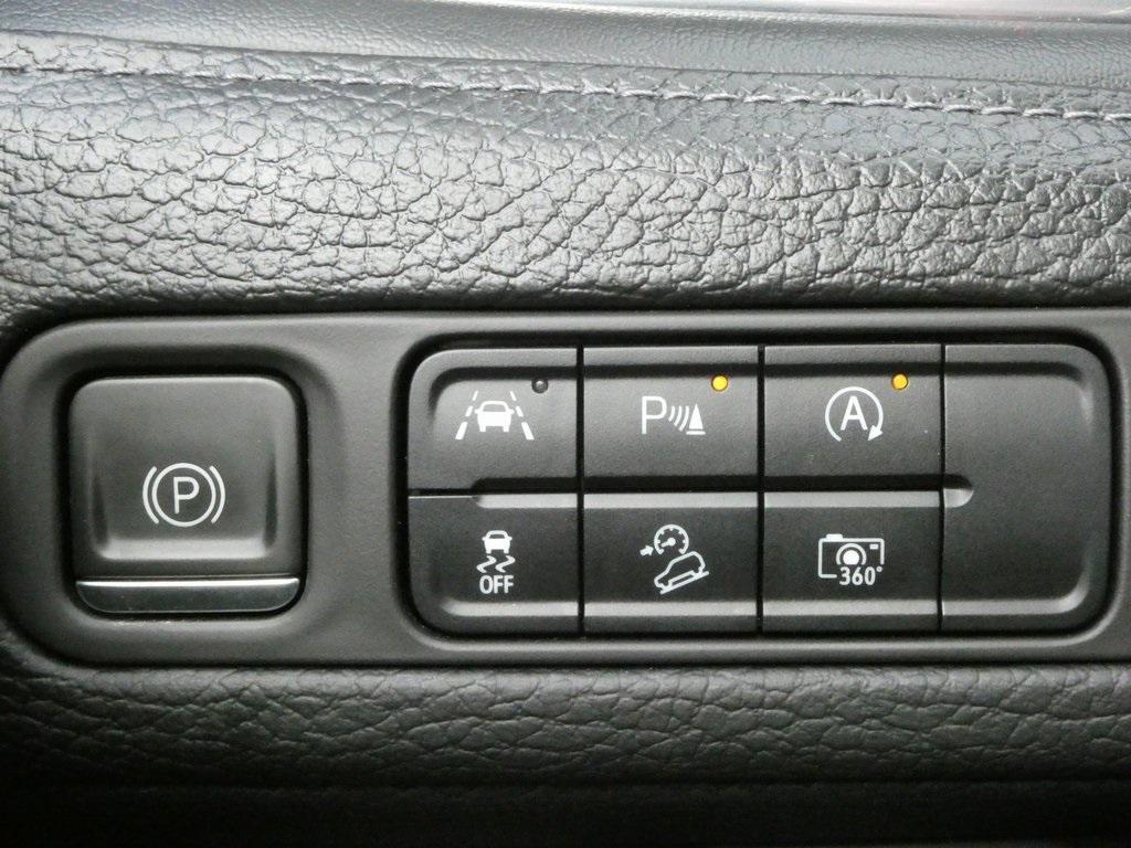 used 2023 GMC Yukon XL car, priced at $66,096