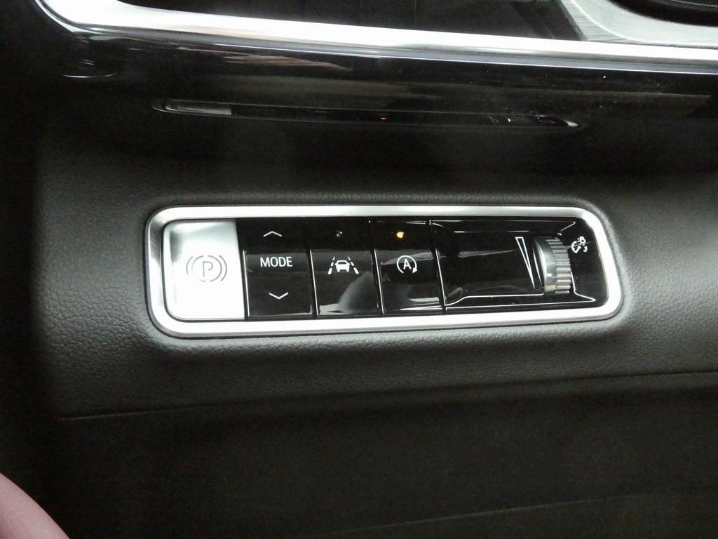 new 2025 Buick Envision car, priced at $41,111