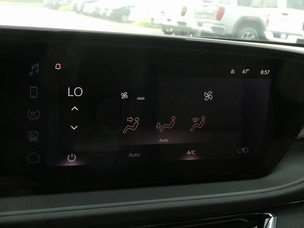 new 2025 Buick Envista car, priced at $30,990
