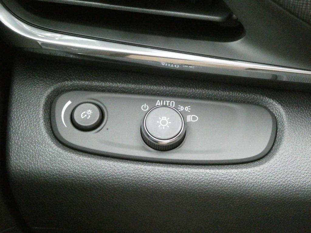 new 2025 Buick Envista car, priced at $24,943