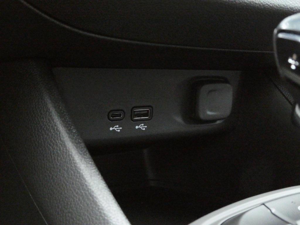 new 2025 Buick Envista car, priced at $24,943