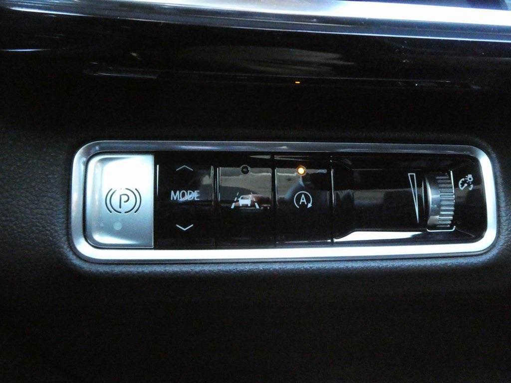new 2025 Buick Envision car, priced at $42,423