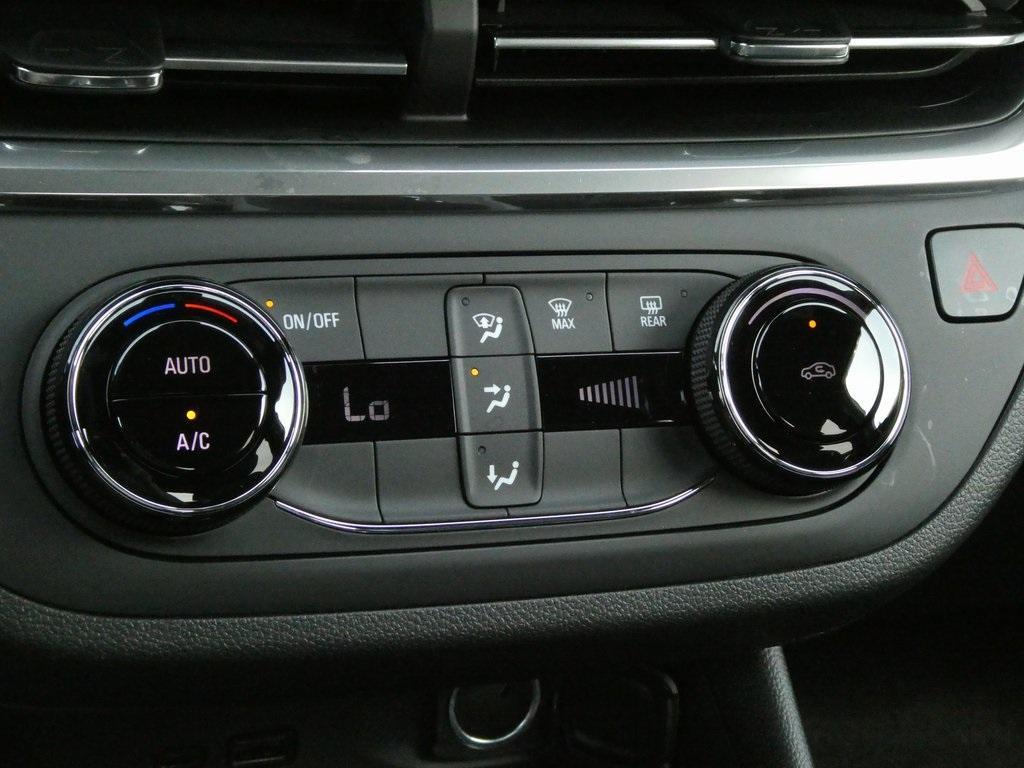 new 2025 Buick Envista car, priced at $24,943