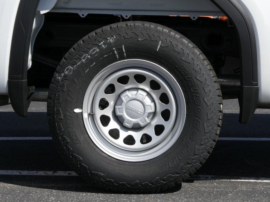 new 2025 GMC Sierra 1500 car, priced at $39,995