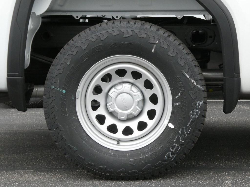 new 2025 GMC Sierra 1500 car, priced at $42,517