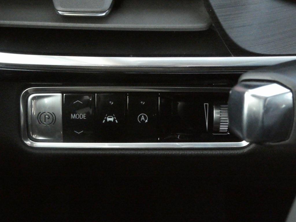 new 2025 Buick Envision car, priced at $41,318