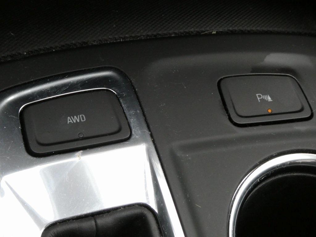 used 2023 Chevrolet Equinox car, priced at $24,270