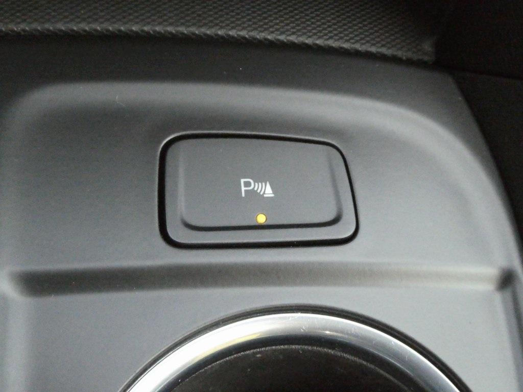 used 2023 Chevrolet Equinox car, priced at $21,498