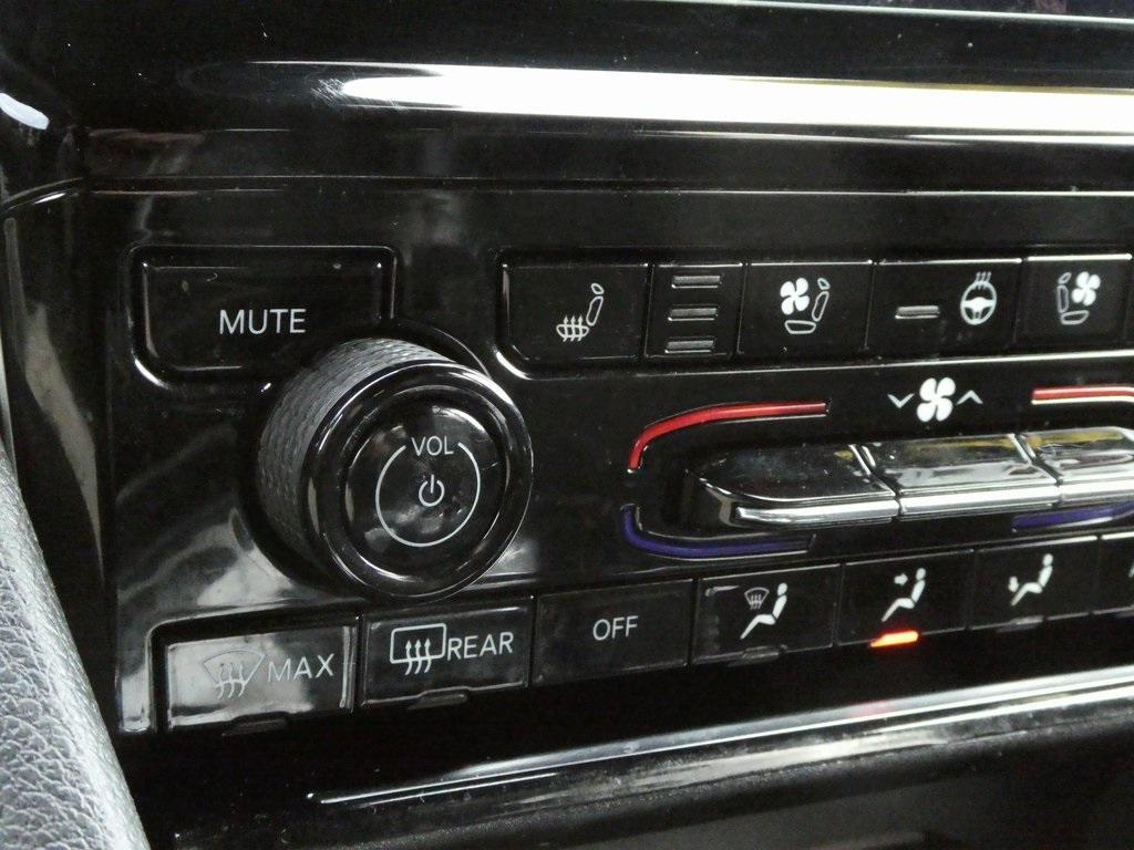 used 2022 Jeep Grand Cherokee car, priced at $33,290