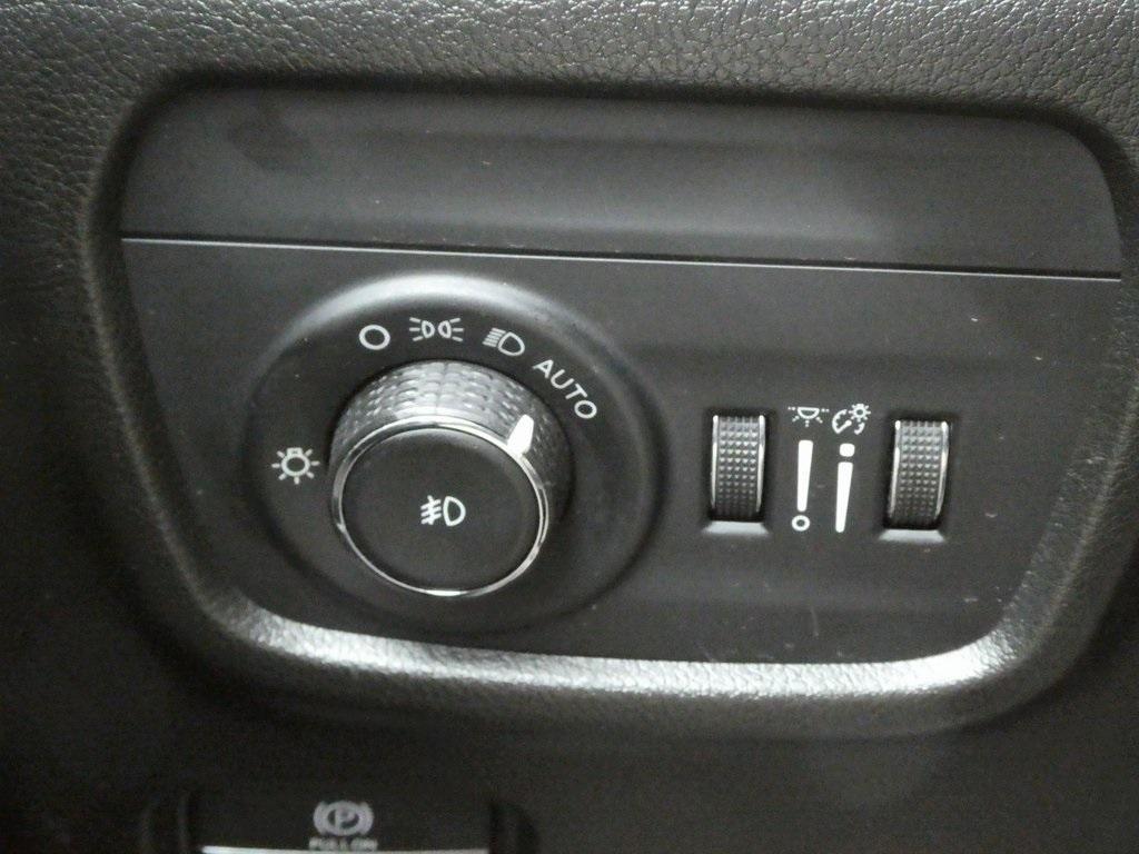 used 2022 Jeep Grand Cherokee car, priced at $33,290
