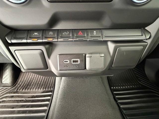 new 2025 GMC Sierra 1500 car, priced at $45,576