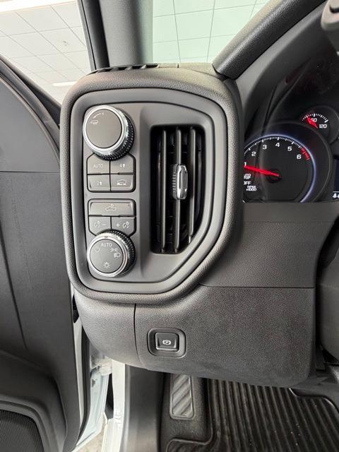 new 2025 GMC Sierra 1500 car, priced at $45,576