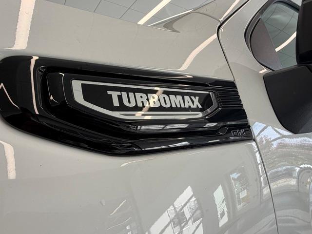 new 2025 GMC Sierra 1500 car, priced at $45,576