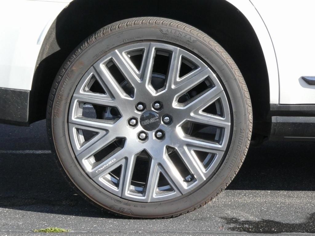 used 2025 GMC Yukon car, priced at $102,716