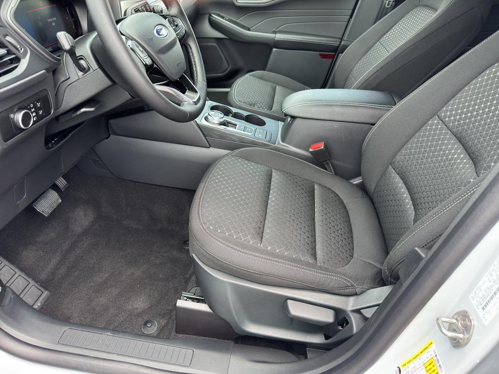 new 2025 Ford Escape car, priced at $31,995