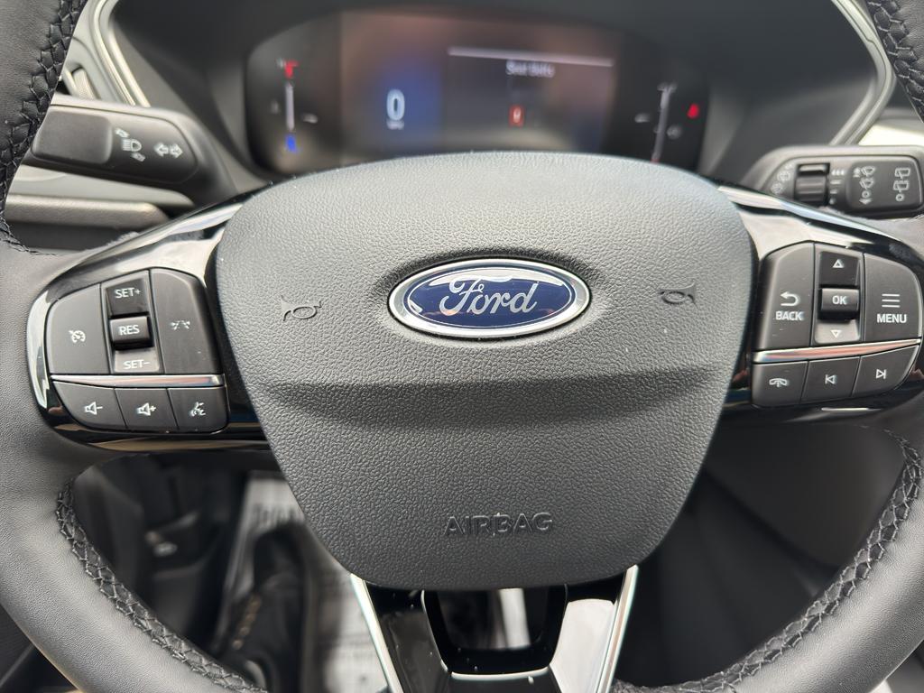 new 2025 Ford Escape car, priced at $31,995