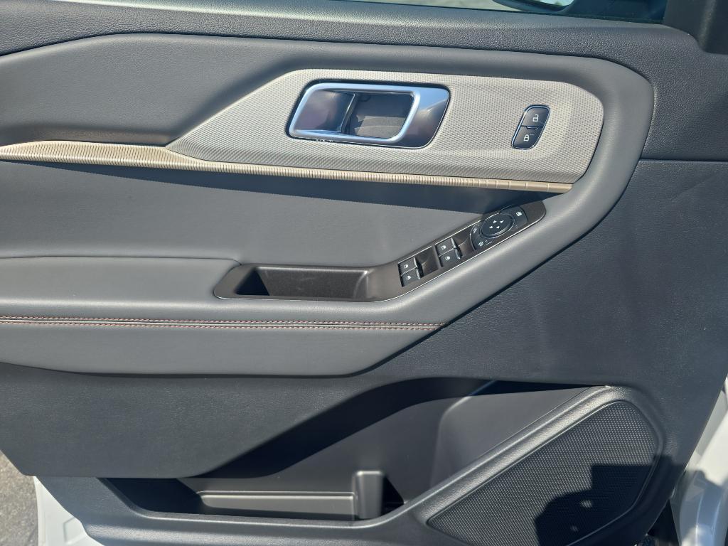 new 2025 Ford Explorer car, priced at $46,995