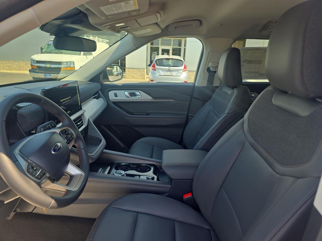 new 2025 Ford Explorer car, priced at $46,995