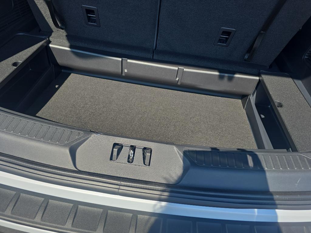 new 2025 Ford Explorer car, priced at $46,995