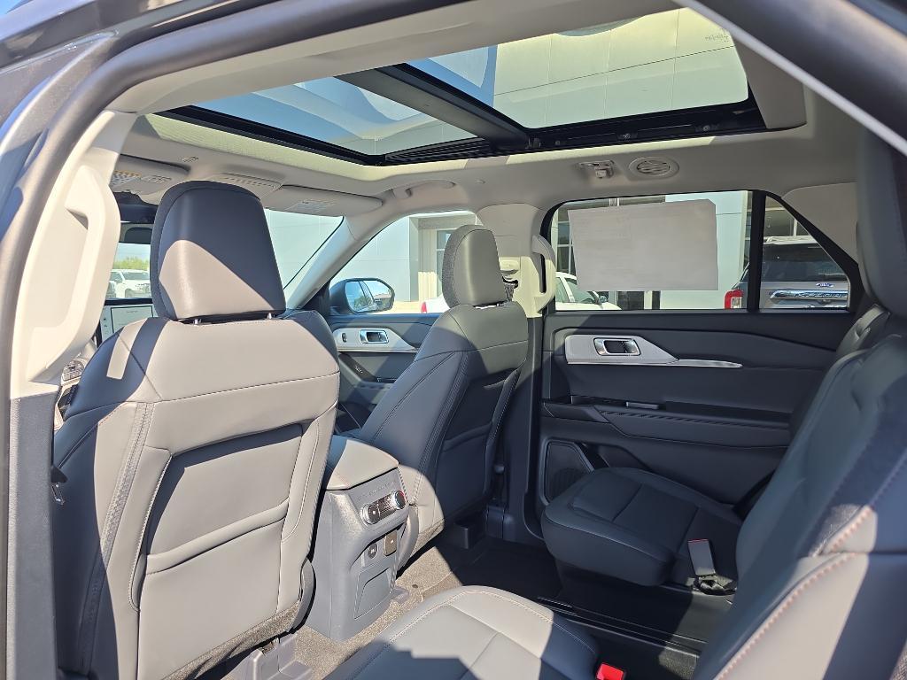new 2025 Ford Explorer car, priced at $47,995